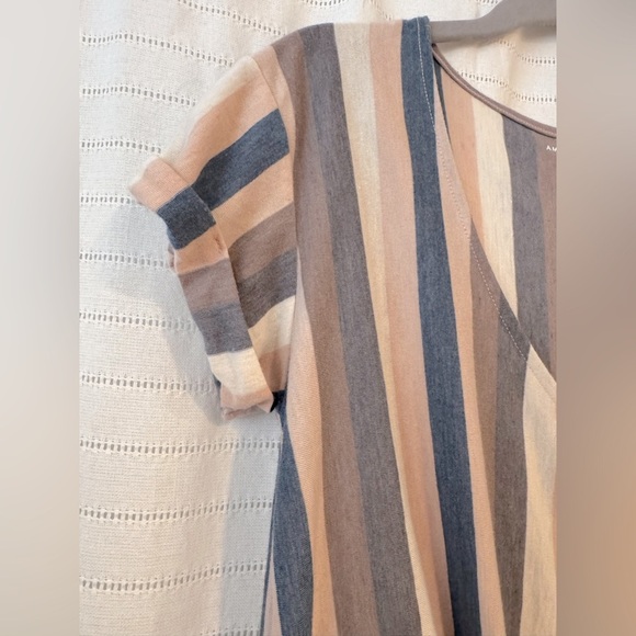 American Eagle Outfitters Striped V-Neck Button/Tie Short-Sleeve Top - Picture 6 of 8